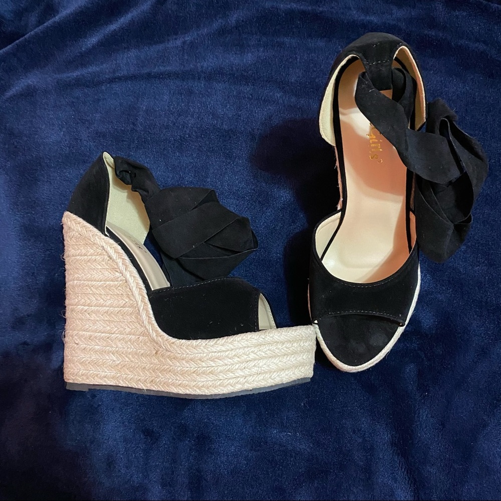 Butterfly knot Black Wedges